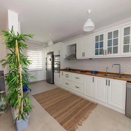 Вилла Pleasant House With Splendid View In The Heart Of Bodrum Бодрум