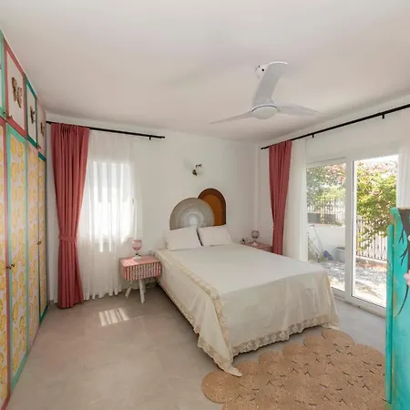 Pleasant House With Splendid View In The Heart Of Bodrum Вилла Бодрум